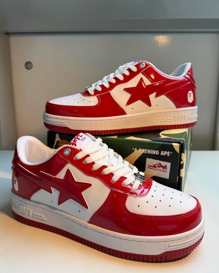 BAPE STA Red/White • Maat 43, Kleding | Heren, Schoenen, Nieuw, Sneakers of Gympen, Wit, Ophalen of Verzenden