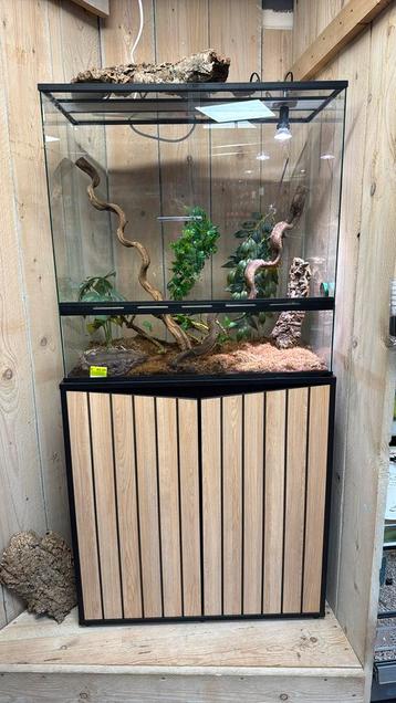 Aquatlantis meubel + terrarium beschikbaar voor biedingen