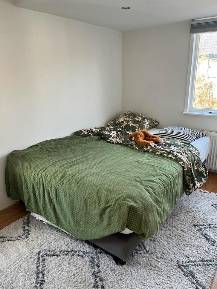 Boxspring 140x200 - exclusief topper, Huis en Inrichting, Slaapkamer | Boxsprings, Gebruikt, 140 cm, 200 cm, Tweepersoons, Grijs