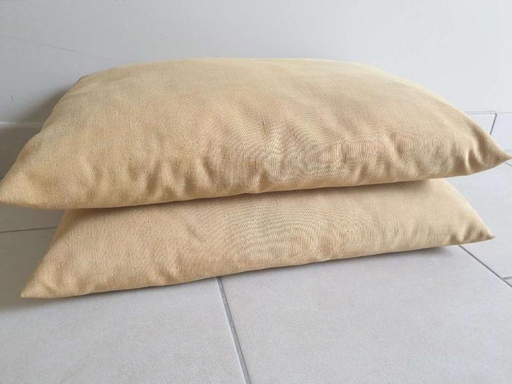 2 stevige gele kussens zonder rits L 47 x B 34 x D 10cm, Huis en Inrichting, Woonaccessoires | Kussens, Vierkant, Ophalen of Verzenden