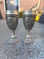 Twee Tinnen Bekers met Reliëf, Antiek en Kunst, Antiek | Tin, Ophalen of Verzenden