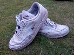 Afgedragen afgetrapte nike court vintage premium mt 40, Verzenden, Zwart