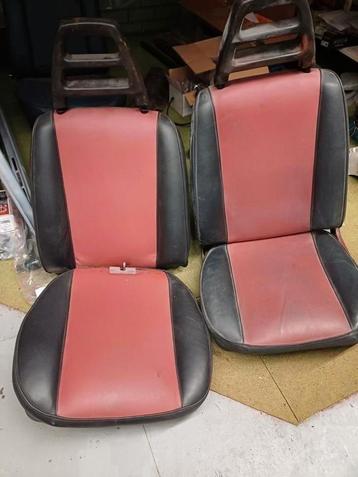 Stoelen jeep wagoneer cherokee chief niet compleet. beschikbaar voor biedingen
