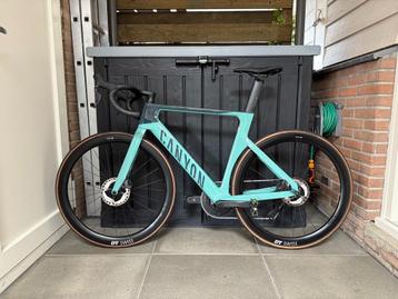 Als nieuwe Canyon Aeroad CF SLX 8 Di2 maat M = 56cm beschikbaar voor biedingen