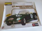 Bburago metalen bouwkit van een Jaguar 'E' Cabriolet, Hobby en Vrije tijd, Modelauto's | 1:18, Ophalen of Verzenden, Nieuw, Auto