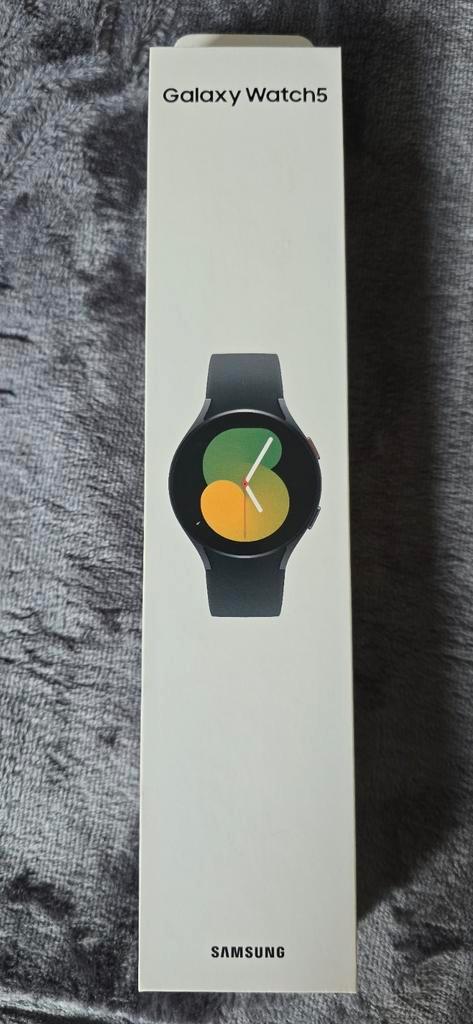 Hagelnieuwe Samsung smart watch 5, Sieraden, Tassen en Uiterlijk, Smartwatches, Nieuw, Android, Zwart, Ophalen of Verzenden
