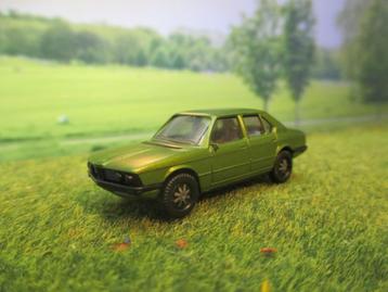 BMW E12 5-Serie 525 i - Herpa donkergroenmetallic 520 / 523 beschikbaar voor biedingen