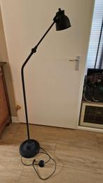 Stevige / zware mat zwarte vloerlamp, Ophalen, Zo goed als nieuw, 150 tot 200 cm