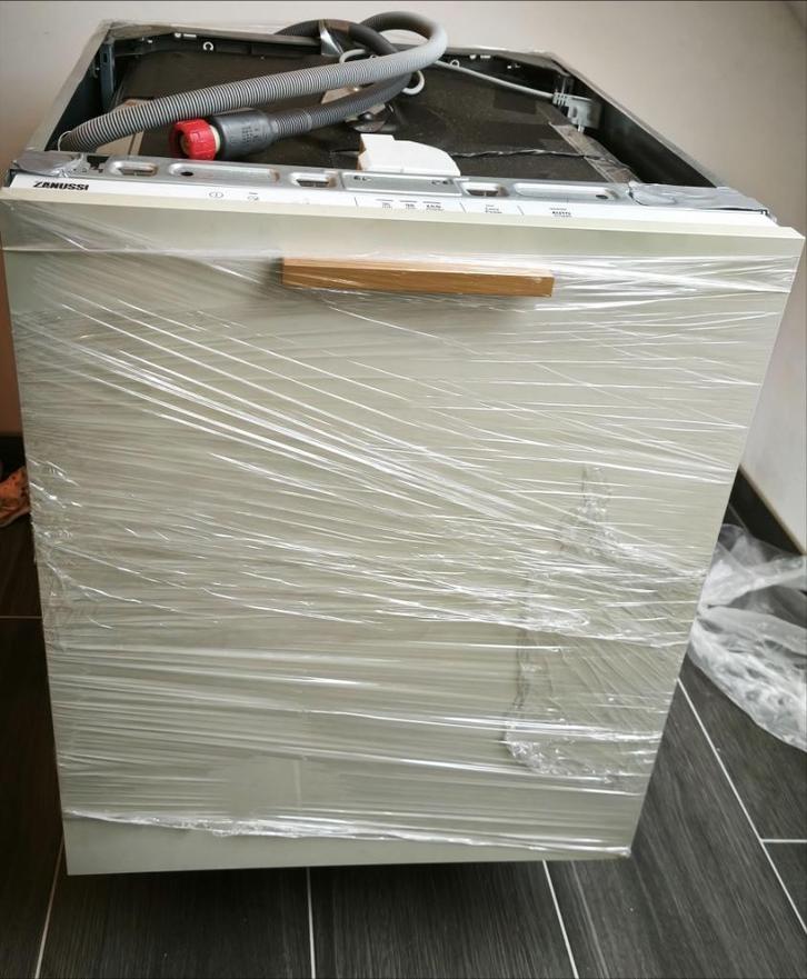 Vaatwasser (merk: Zanussi), Witgoed en Apparatuur, Vaatwasmachines, Zo goed als nieuw, Inbouw, 85 tot 90 cm, 45 tot 60 cm, Minder dan 10 liter