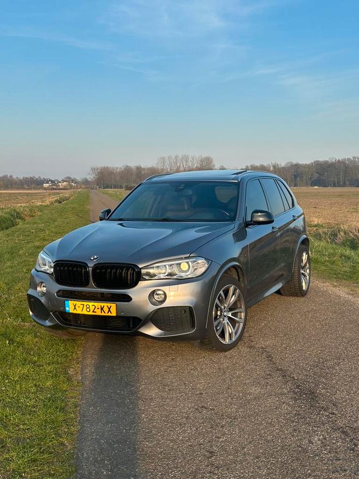 BMW X5 40D pano hud M-pakket adc, Auto's, BMW, Bedrijf, 4x4, ABS, Achteruitrijcamera, Adaptieve lichten, Bluetooth, Bochtverlichting