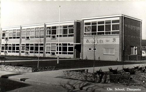 Chr. School, Dinxperlo - echte foto - ongelopen, Verzamelen, Ansichtkaarten | Nederland, Ongelopen, Friesland, 1920 tot 1940, Ophalen of Verzenden