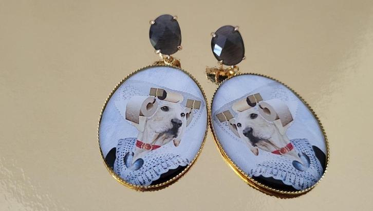 Oorbellen Labrador Retriever, Sieraden, Tassen en Uiterlijk, Oorbellen, Nieuw, Knopjes of Stekers, Overige materialen, Goud, Verzenden