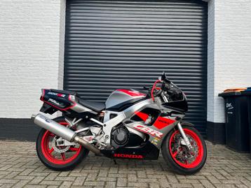 Honda cbr 900rr sc28 1993 beschikbaar voor biedingen