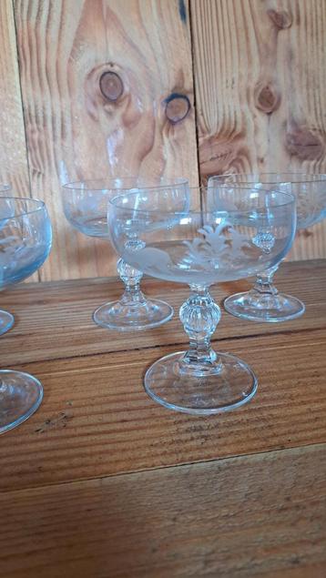 Cocktail glazen beschikbaar voor biedingen