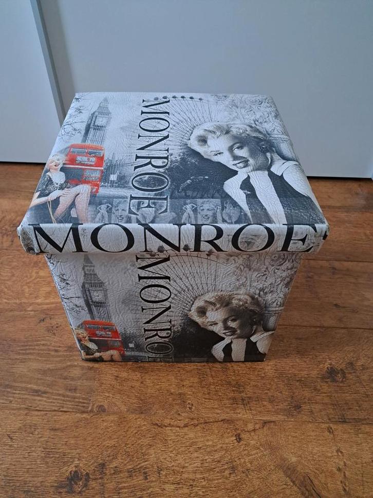 Poef Opbergbox Marilyn Monroe, Huis en Inrichting, Banken | Voetenbanken en Poefen, Zo goed als nieuw, Minder dan 50 cm, Minder dan 50 cm