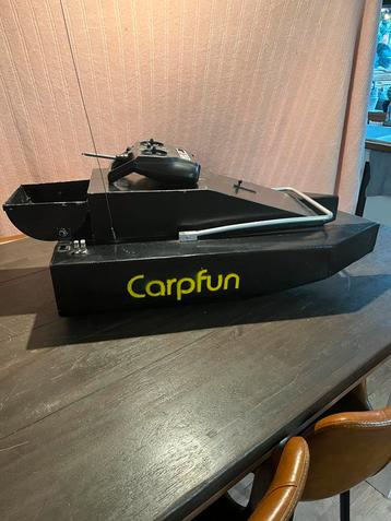 Voerboot van carpfun beschikbaar voor biedingen