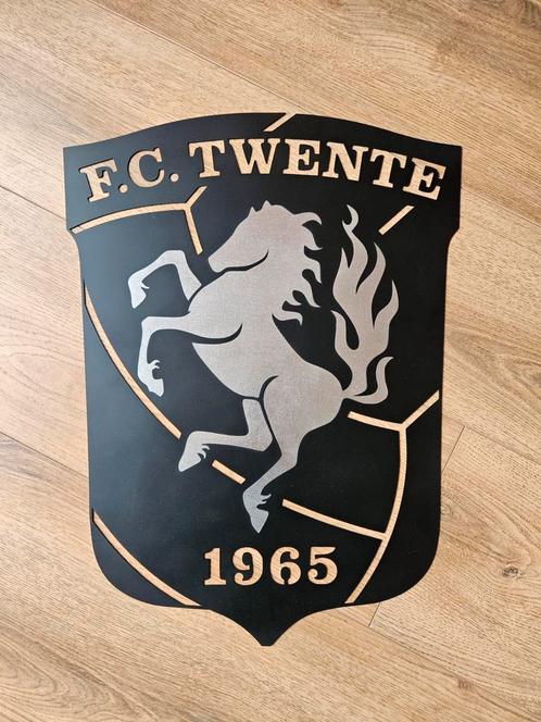 FC Twente logo 60x50 cm, Huis en Inrichting, Woonaccessoires | Wanddecoraties, Zo goed als nieuw, Ophalen of Verzenden