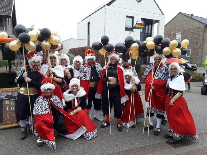 Koning en Koningin-pakken 14 st., Kleding | Dames, Carnavalskleding en Feestkleding, Zo goed als nieuw, Carnaval, Ophalen of Verzenden