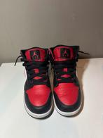 Nike Air Jordan 1 (mid), Kleding | Dames, Schoenen, Ophalen, Zo goed als nieuw, Rood, Sneakers of Gympen