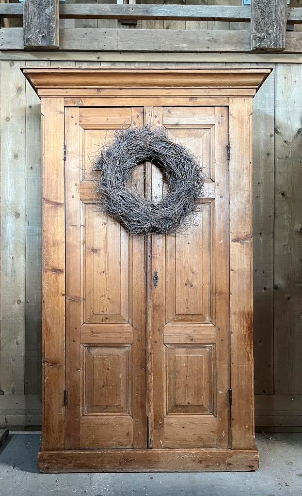 Authentieke grenen kast / kledingkast, Huis en Inrichting, Kasten | Wandmeubels, Ophalen of Verzenden
