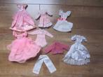 8 schattige Barbie Fleur Lucky kleertjes in perfecte staat, Verzamelen, Poppen, Ophalen of Verzenden, Zo goed als nieuw, Kleertjes