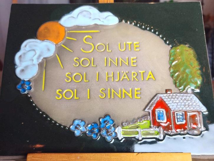 Advertentie – JIE Gantofta Sweden tegel Aimo(model 830), Antiek en Kunst, Antiek | Wandborden en Tegels, Ophalen of Verzenden