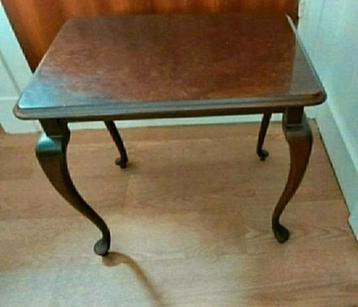 THEETafeltje,bruin,Bruinzeel,Notenhout,gebogen poten,Vintage beschikbaar voor biedingen