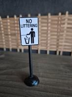 Lemax figuur 15 kerstdorp kersthuisjes, Ophalen of Verzenden, Zo goed als nieuw