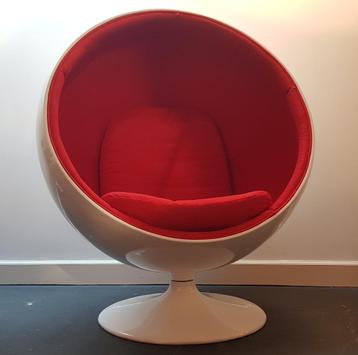 Vintage midcentury design ball chair, globe chair, balstoel