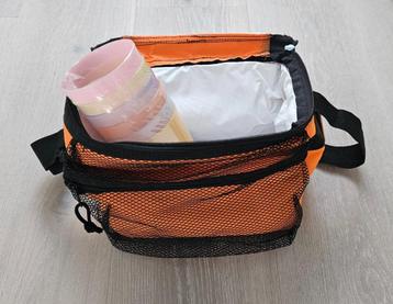 KOELTASJE met 6 plastic bekers te koop beschikbaar voor biedingen