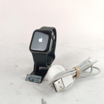 Apple Watch SE 40mm 90% + lader || nu voor maar €139.99 beschikbaar voor biedingen