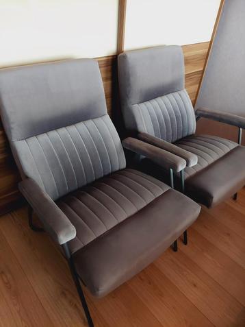 2 fauteuils - NIEUWSTAAT - grijs beschikbaar voor biedingen