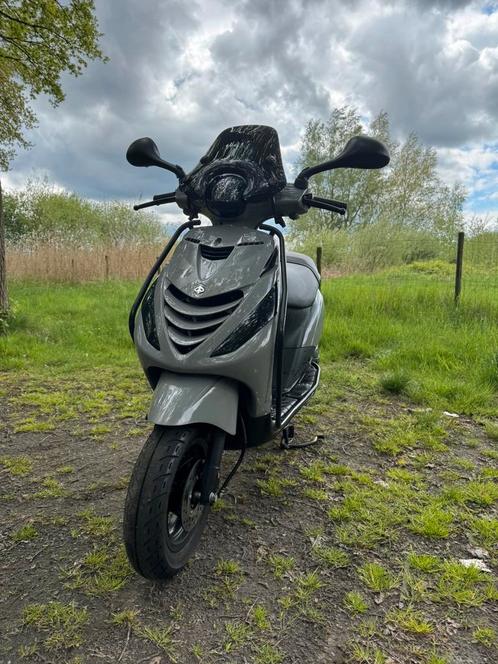 Piaggio Zip - 2023 - Euro 5 - 50 CC, Fietsen en Brommers, Scooters | Piaggio, Zo goed als nieuw, Zip, Ophalen