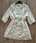 Crème kleurige jurk van Zara. Met veel kant, maat M, Kleding | Dames, Jurken, Nieuw, Ophalen of Verzenden, Maat 36 (S), Boven de knie