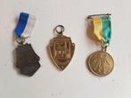 Medailles 3 stuks en vaantje vlissingen medailles 3 stuks d, Ophalen of Verzenden