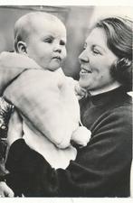 85 Prinses Beatrix met prins Willem Alexander, Ophalen of Verzenden, Kaart, Foto of Prent