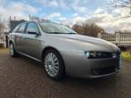 Alfa Romeo 159 1.9 JTS SW 2006 Grijs Airco Leder Trekhaak, Auto's, Alfa Romeo, Voorwielaandrijving, Zwart, 4 cilinders, Traction-control
