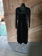 Mooie zwarte velvet zwangerschaps jurk., Zwart, Ophalen of Verzenden, Zo goed als nieuw, Onder de knie