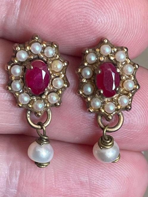 Vintage vermeiloorbellen met robijn en zaadparels, Sieraden, Tassen en Uiterlijk, Oorbellen, Zo goed als nieuw, Zilver, Goud, Ophalen of Verzenden