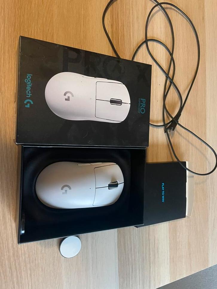 Logitech g pro superlight, Computers en Software, Muizen, Gebruikt, Muis, Rechtshandig, Bedraad, Gaming muis, Ophalen of Verzenden