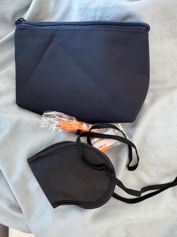 toiletry bag+earplugs+eye mask beschikbaar voor biedingen