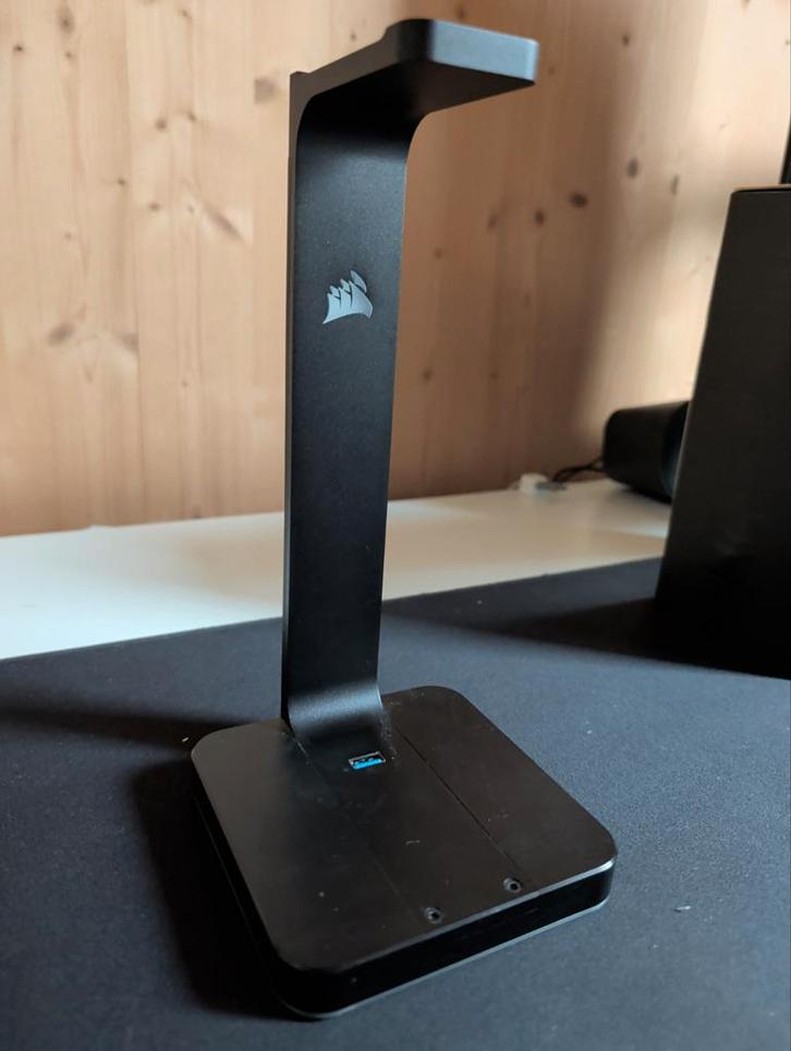 Corsair ST100 RGB Premium Koptelefoonstandaard, Computers en Software, Monitoren, Gebruikt, 60 Hz of minder, Gaming, IPS, Ultra HD (4K)