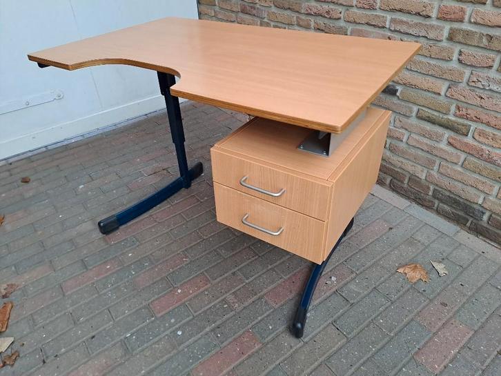 Bureau in hoogte verstelbaar, Huis en Inrichting, Bureaus, Gebruikt, Bureau, In hoogte verstelbaar, Ophalen
