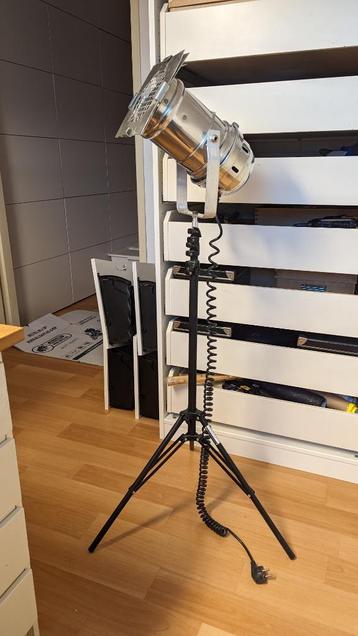 Leuke decor theater lamp met voet beschikbaar voor biedingen