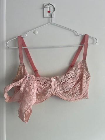 Hunkemöller rose niet-voorgevormde bh setje G75 beschikbaar voor biedingen