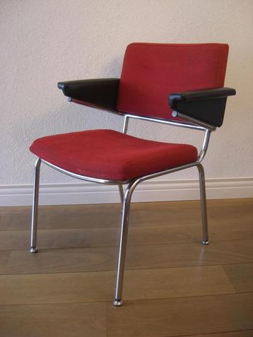 Vintage buisframe stoel uit jaren 60 beschikbaar voor biedingen