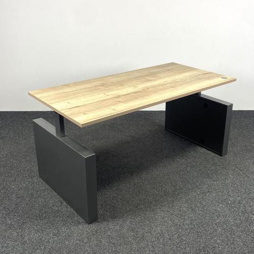 Vepa Step Refurbished Elektrisch Bureau, Huis en Inrichting, Bureaus, Gebruikt, Bureau, Elektrisch, In hoogte verstelbaar, Ophalen