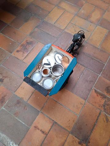 Antieke bakfietsjes  beschikbaar voor biedingen