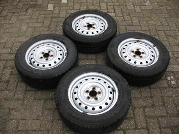 Daihatsu Terios 215/65R16 All-Season Banden Set op Velg beschikbaar voor biedingen