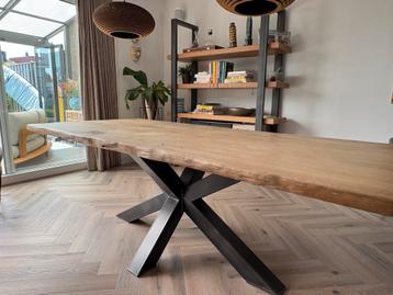 Designset kast en tafel  – Massief eikenhout beschikbaar voor biedingen